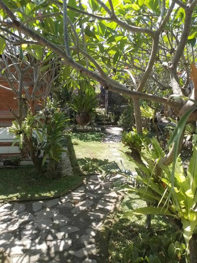 Serongga Guest House Lebih Екстериор снимка