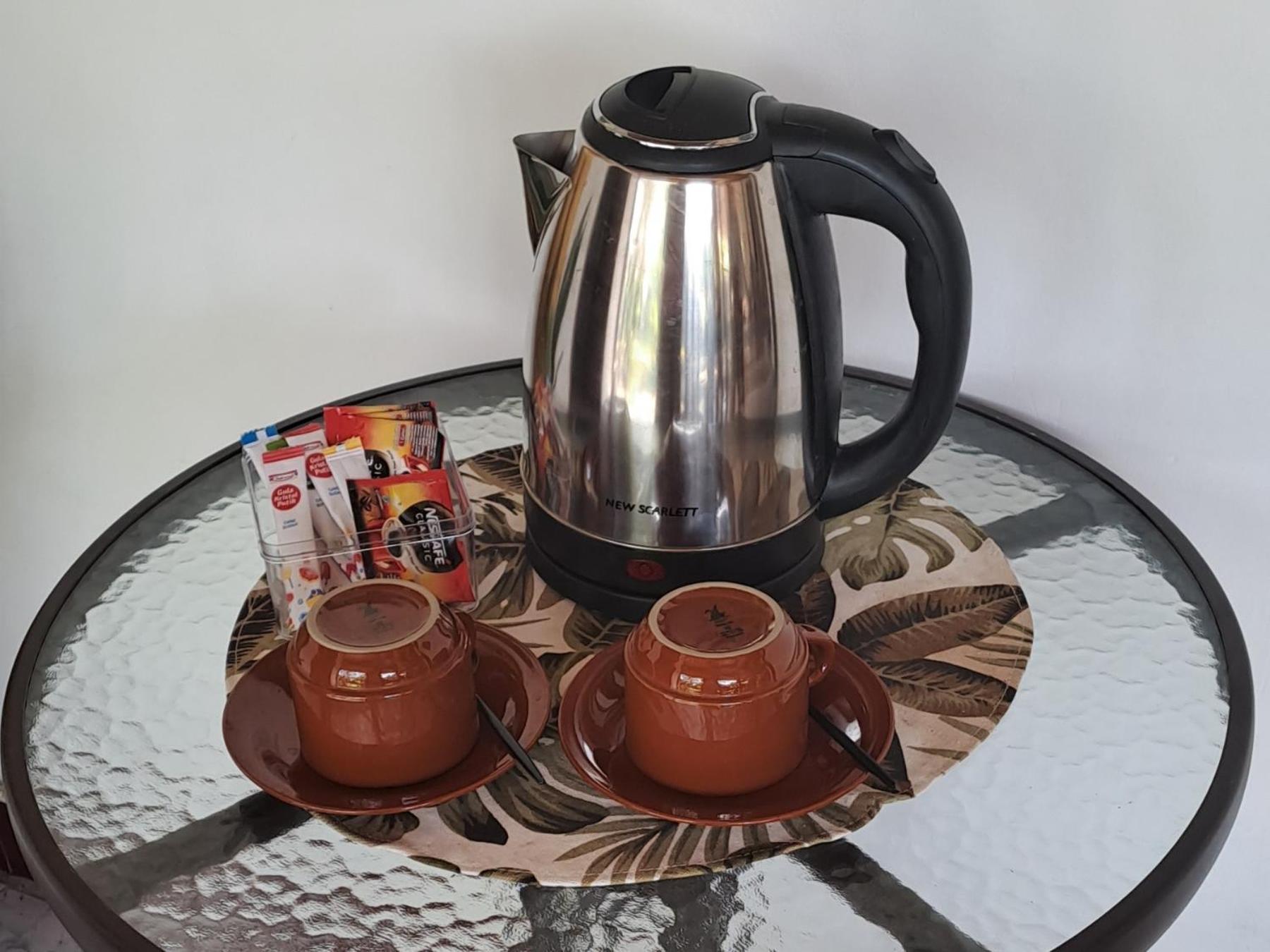 Serongga Guest House Lebih Екстериор снимка