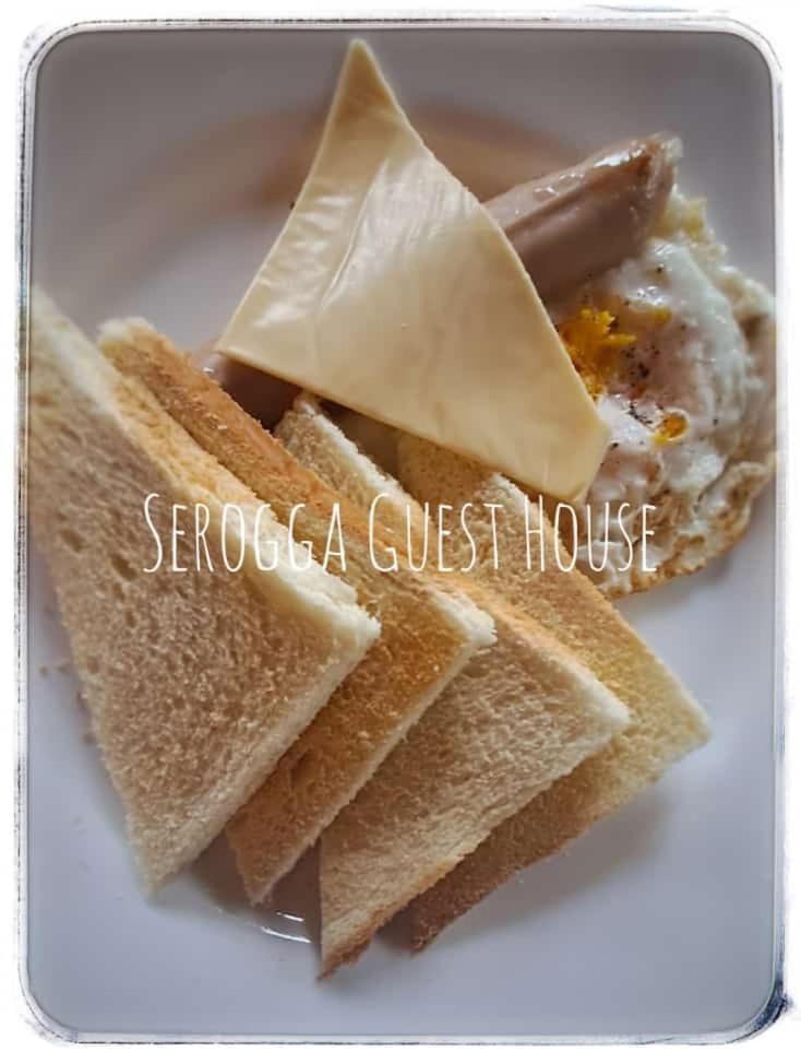 Serongga Guest House Lebih Екстериор снимка