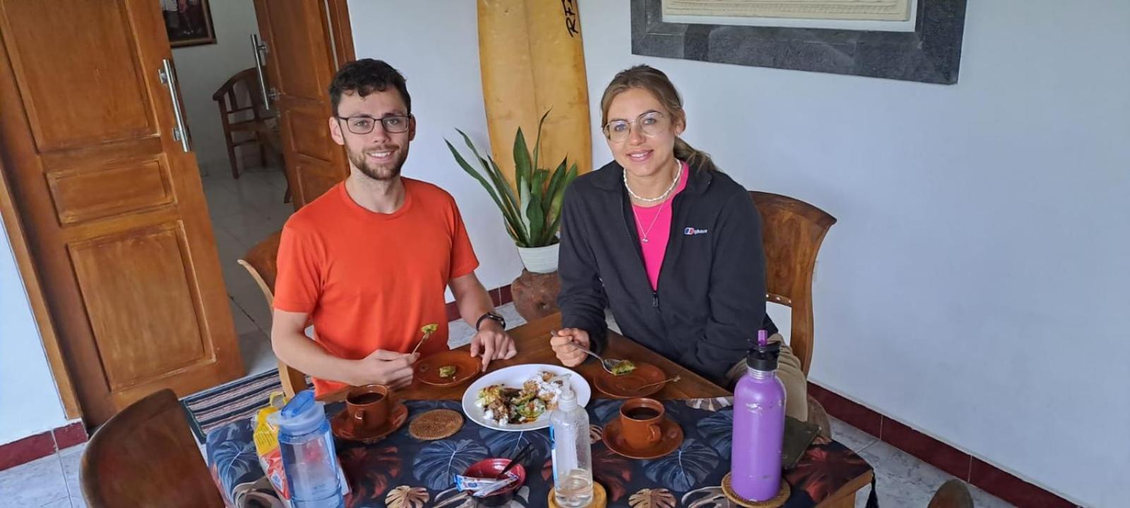 Serongga Guest House Lebih Екстериор снимка