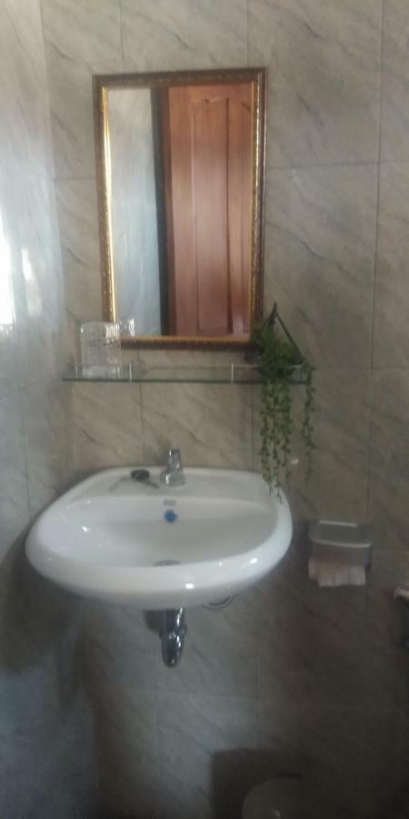 Serongga Guest House Lebih Екстериор снимка